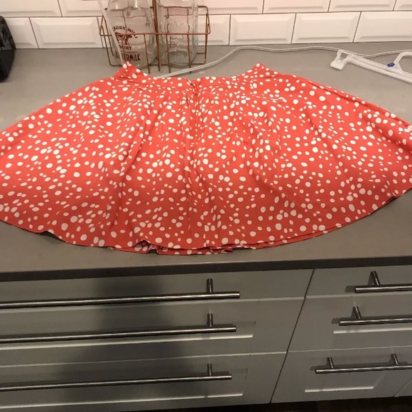 Forever 21 Women’s Flare Skirt Coral w/ Polka Dots - Picture 6 of 8